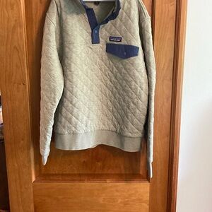 Patagonia Quilted Pullover in Cream and Blue